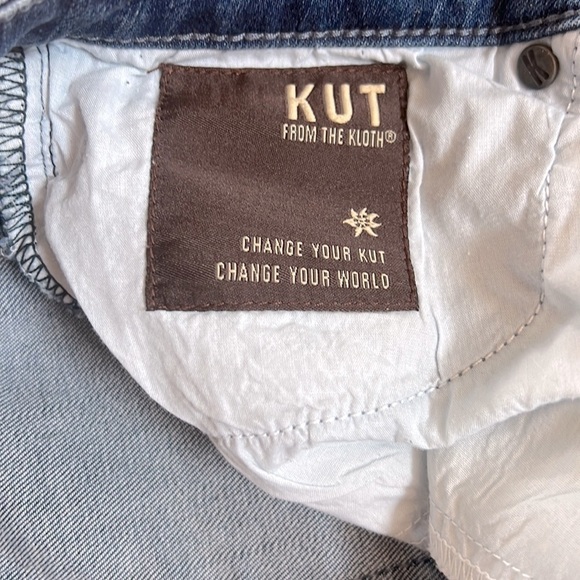 Kut from the Kloth Distressed Cropped Straight Leg with Frayed Hem size 10 - Picture 3 of 8